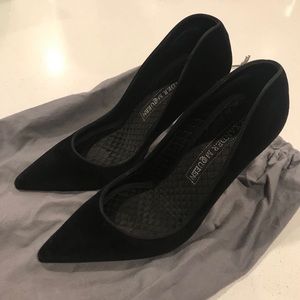 Alexander McQueen Classic Heels ,WITH box AND bag